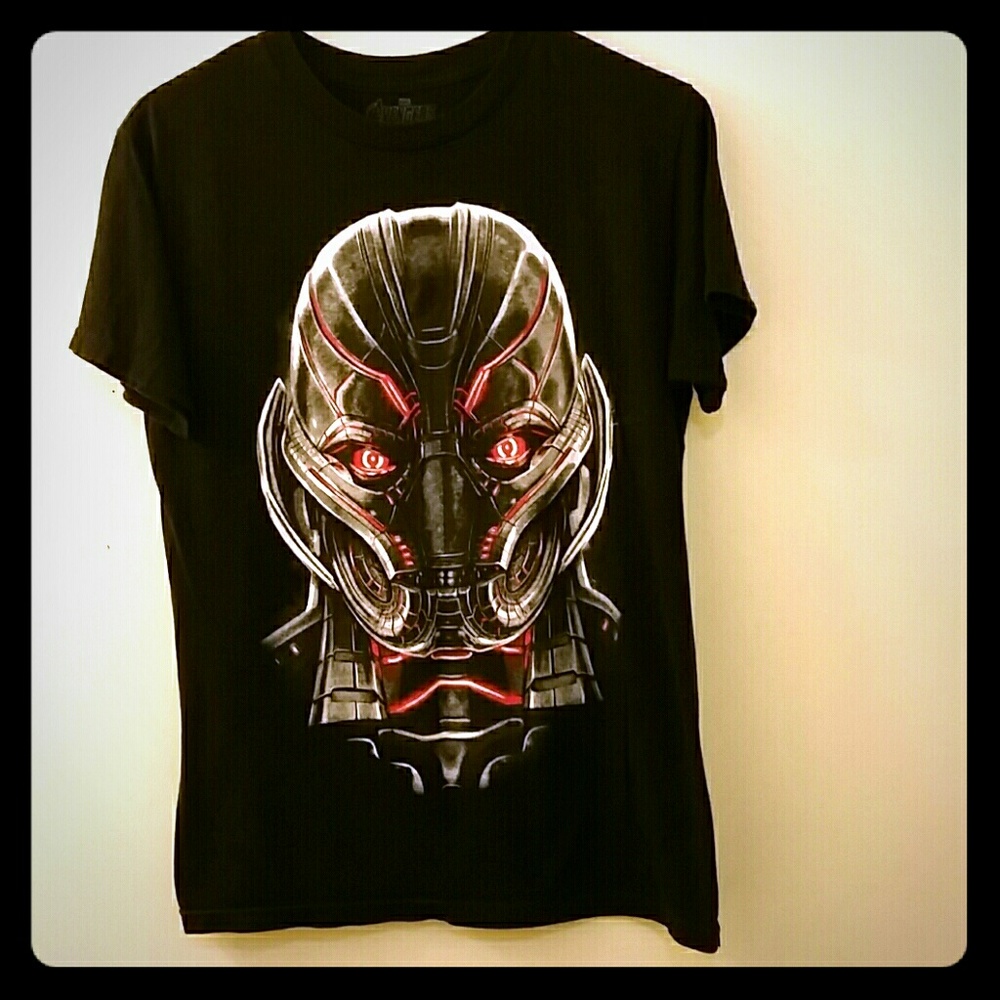 Marvel Avenger t shirt.
